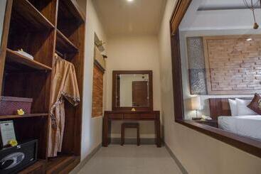 هتل The Mudru Resort By Pramana Villas