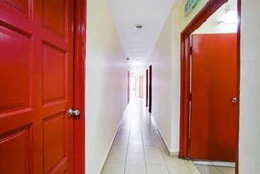 Melati Hotel Nilai By Oyo Rooms