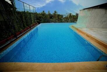 هتل Yash International Calicut