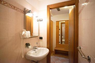 هتل Albergo Al Platano