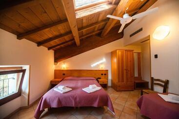 هتل Albergo Al Platano