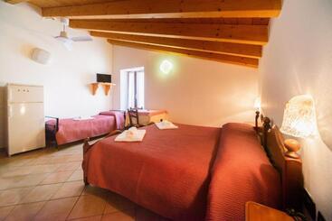 هتل Albergo Al Platano