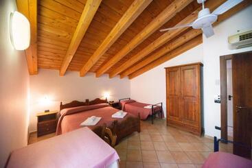 هتل Albergo Al Platano