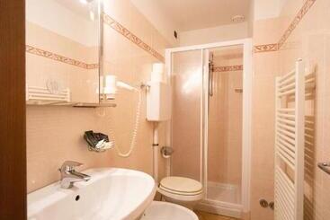 هتل Albergo Al Platano