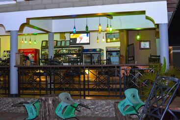 هتل Burka Coffee Lounge