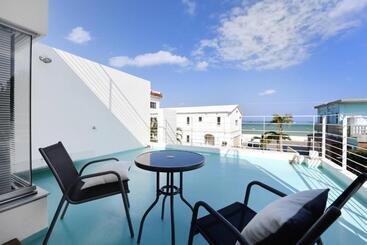 هتل Route 6 Inn
