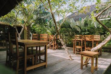 هتل The Kelong Trikora Resort