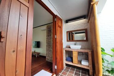 هتل The Kelong Trikora Resort