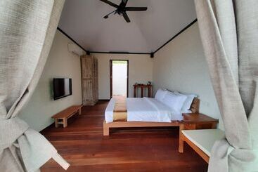 هتل The Kelong Trikora Resort