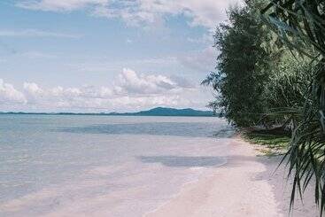 هتل The Kelong Trikora Resort
