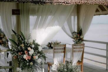 هتل The Kelong Trikora Resort