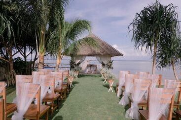 هتل The Kelong Trikora Resort