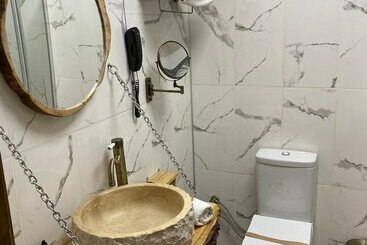 هتل Suara