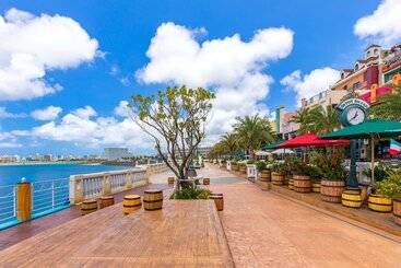 Aquaresort In Chatan