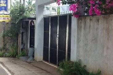 تختخواب و صبحانه Sanjee Shome & Lanka Ayurveda
