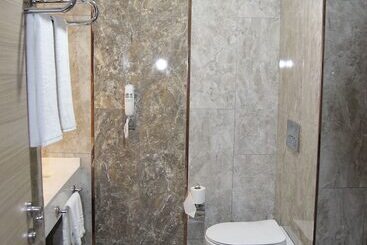 Ereza Otel