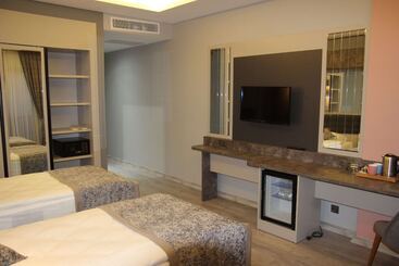 Ereza Otel
