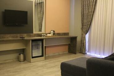 Ereza Otel