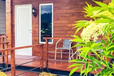 Pondanu Cabins By The Lake - Baturiti
