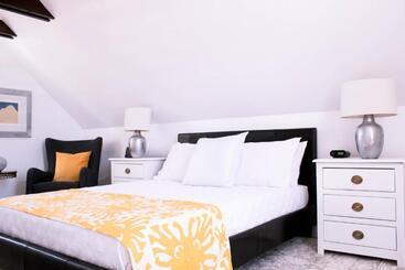 هتل Cavendish Heights Suites
