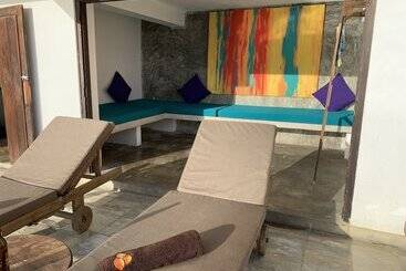 هتل Thambilli Beach Front Villa