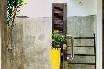 هتل Thambilli Beach Front Villa