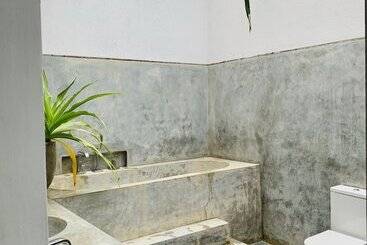 هتل Thambilli Beach Front Villa