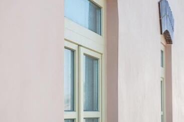 Avra Apartments Kolymbari Harbour