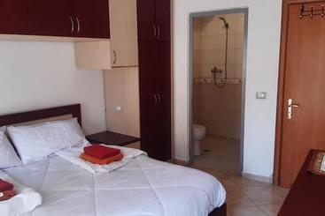 تختخواب و صبحانه Home Sweet Home Guest House
