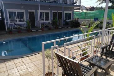 هتل Royal Tulip Goa Beach Cottages