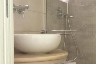 پانسیون Iris Home