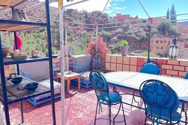 پانسیون La Maison Traditionnelle Hôtel Et Guesthouse