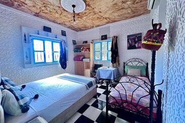 پانسیون La Maison Traditionnelle Hôtel Et Guesthouse