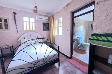 پانسیون La Maison Traditionnelle Hôtel Et Guesthouse