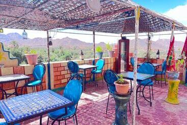 پانسیون La Maison Traditionnelle Hôtel Et Guesthouse