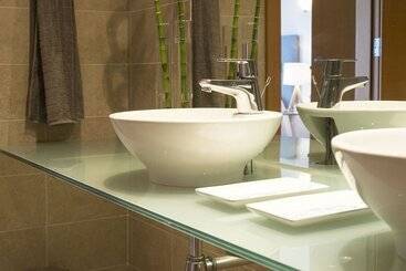 Penthouse M Reserva Del Higueron 3 Bedrooms. Transfer To The Beach And Train Station. Jacuzzi. Wifi