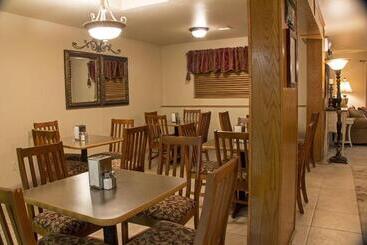 هتل All American Inn & Suites Branson