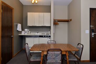 هتل Americas Best Value Inn Marquette