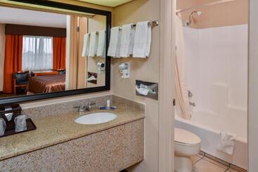 هتل Best Western Executive Inn