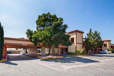 هتل Best Western Executive Inn