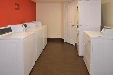 هتل Candlewood Suites St Louis St Charles By Ihg