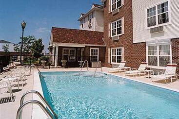 هتل Candlewood Suites St Louis St Charles By Ihg
