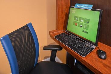 هتل Candlewood Suites St Louis St Charles By Ihg