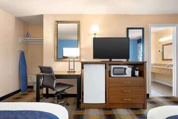 فندق Days Inn By Wyndham Middletown/newport Area