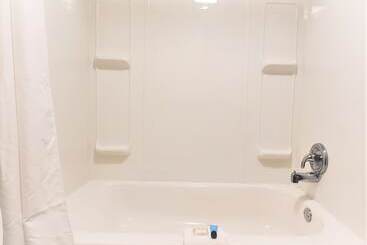 هتل Economy 7 Inn  Newport News
