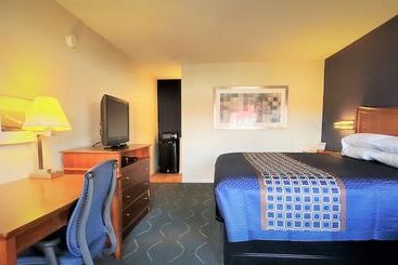 هتل Economy 7 Inn  Newport News