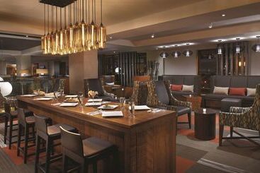 هتل Embassy Suites Baltimore Inner Harbor