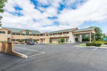 هتل Quality Inn Shelburne  Burlington