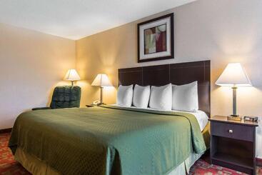 هتل Quality Inn Shelburne  Burlington