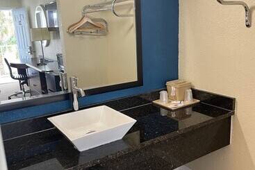호텔 Red Roof Inn Kissimmee